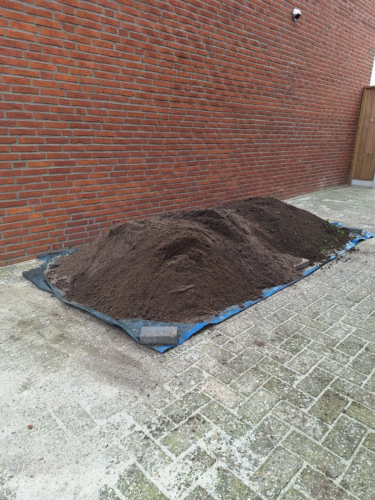 Gratis Ophoogzand/Tuinaarde af te halen, Ophalen, Gebruikt, Ophoogzand