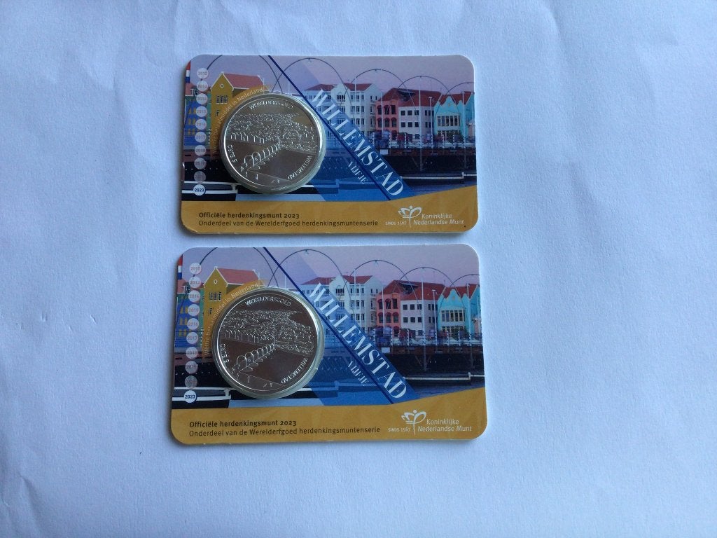 2 Willemstad vijfjes in coincard, Ophalen of Verzenden, Koningin Beatrix, Euro's, Losse munt