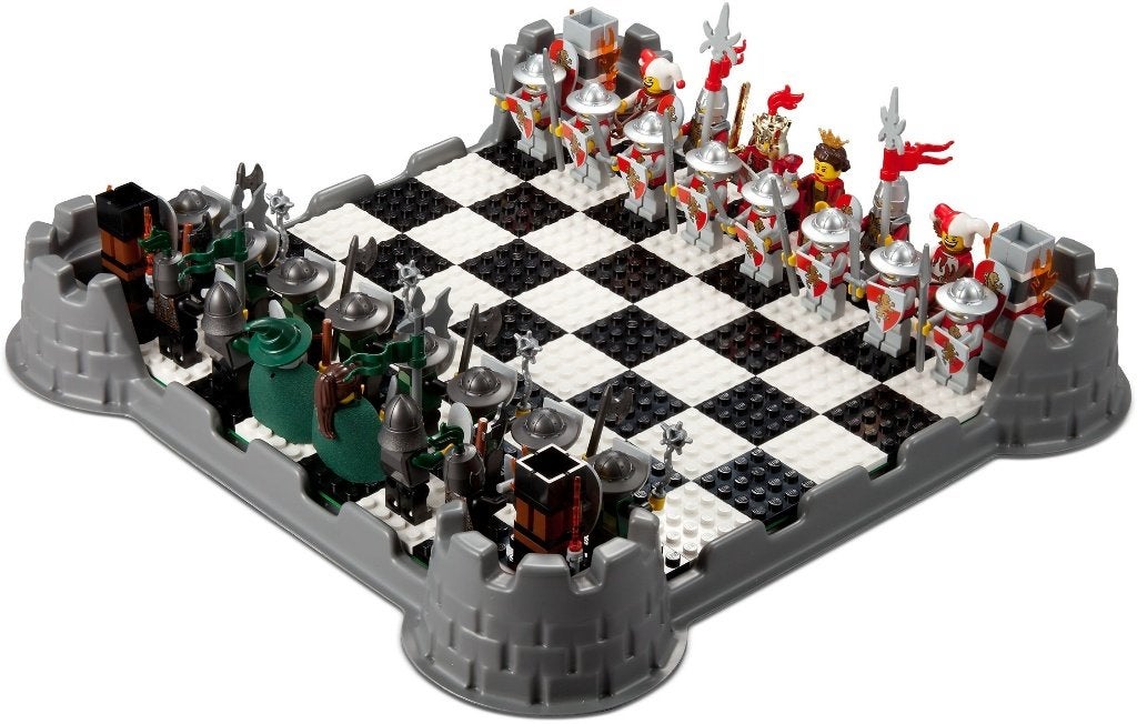 853373 - Gear: LEGO Kingdoms Chess Set, Hello@support.lego.com, Lego, Nieuw, Ophalen of Verzenden