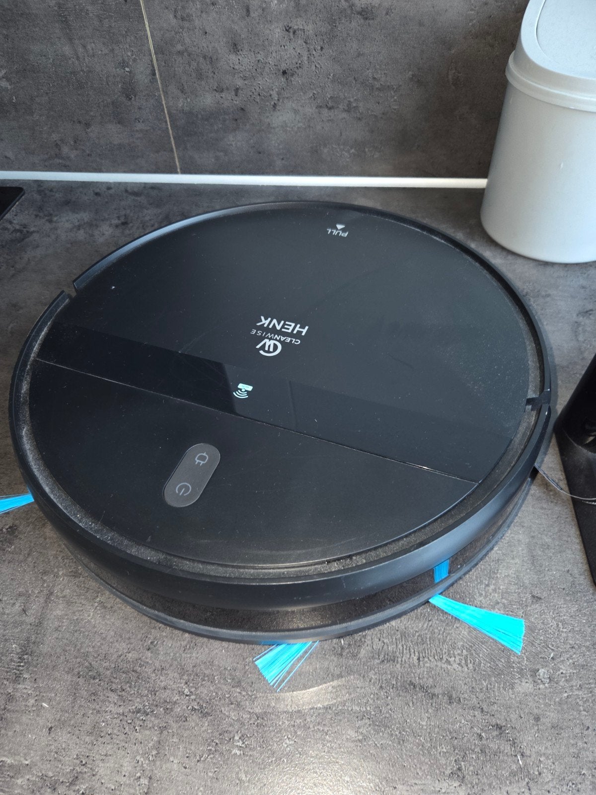 Cleanwise Henk robot stofzuiger, Witgoed en Apparatuur, Stofzuigers, Ophalen, Dweilfunctie, Zo goed als nieuw, Robotstofzuiger