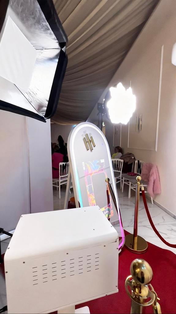 Goedkoop Luxe Photobooth Huren Elke Gelegenheid – €199,95🔥, Hobby en Vrije tijd, Feestartikelen | Verhuur, Ophalen of Verzenden