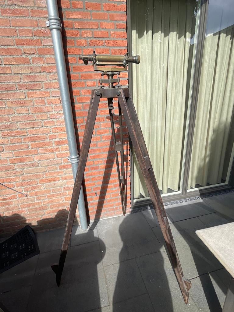 Antieke landmeter/waterpas van Becker & Buddingh Arnhem, Ophalen