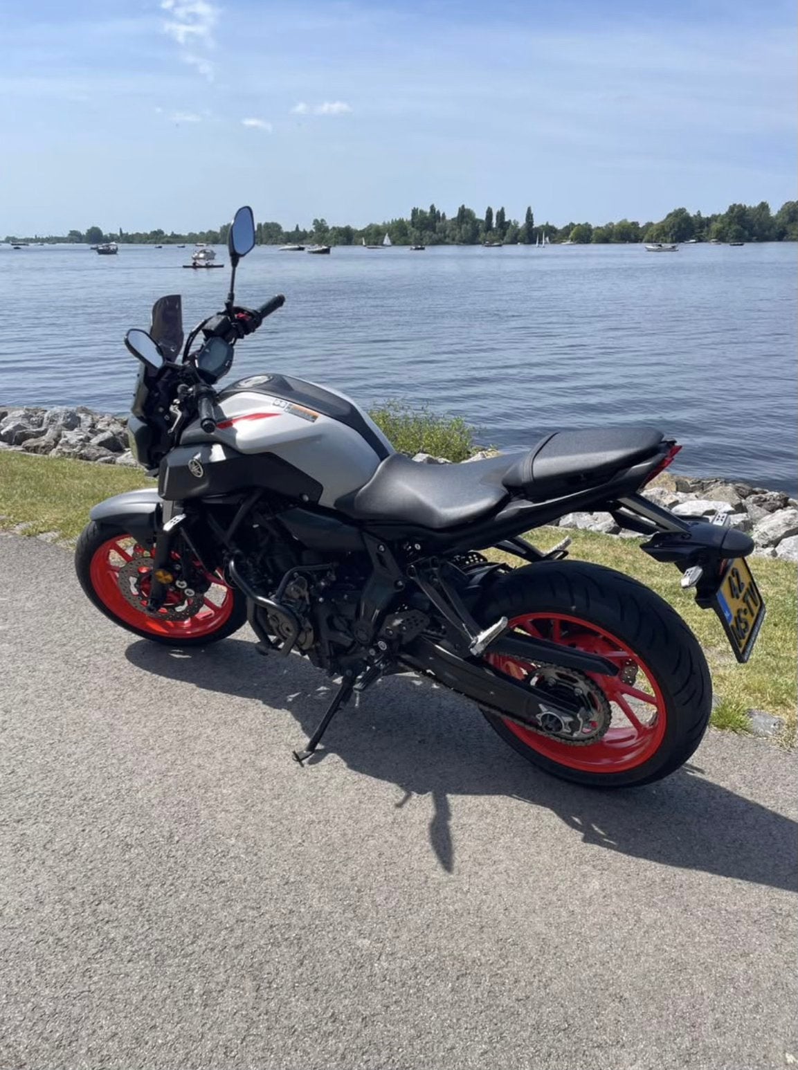 Yamaha MT-07(vol vermogen), Particulier, Naked bike