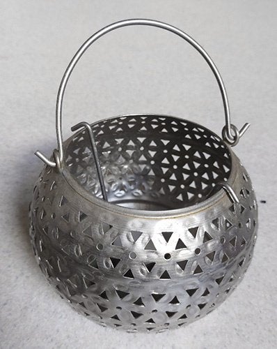 2 mooie metalen lantaarns  voor waxinelichtje of ledlampje, 19 cm, Nieuw, Ophalen of Verzenden, Metaal