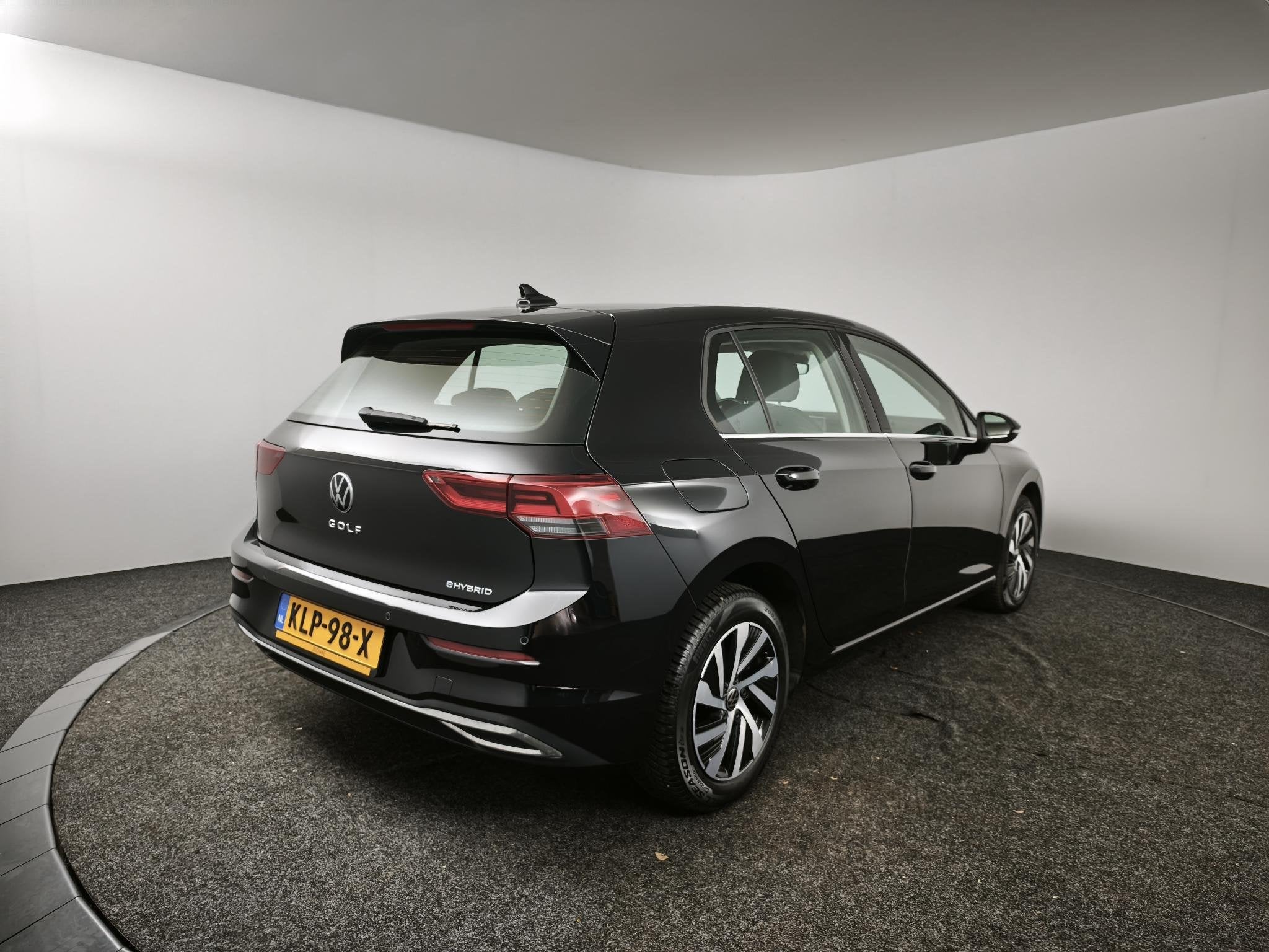 Volkswagen Golf 1.4 eHybrid Style | Travel Assist | Achterui, Auto's, Gebruikt, 4 cilinders, Met garantie (alle), Zwart