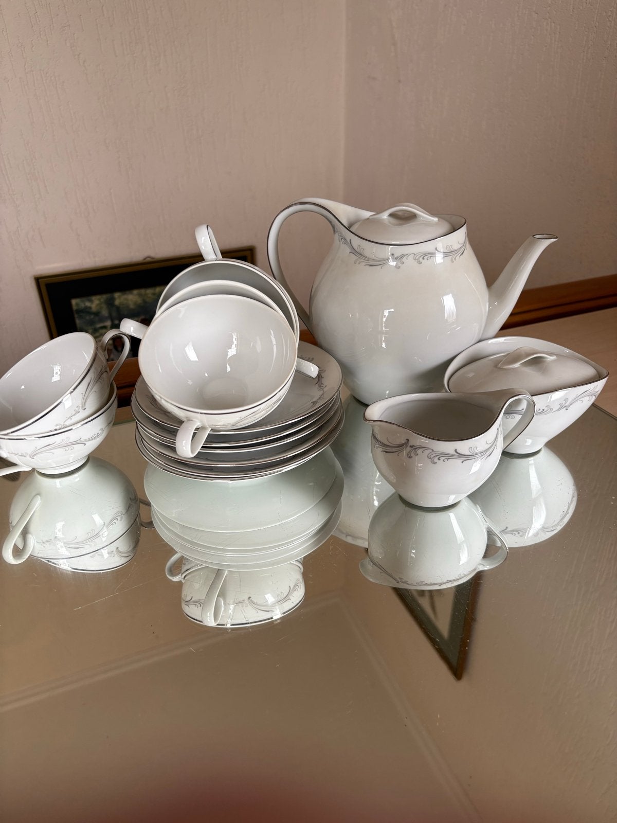 Prachtig wit servies met zilveren rand en decoratie, Overige merken, Klassiek, Ophalen of Verzenden, Zo goed als nieuw