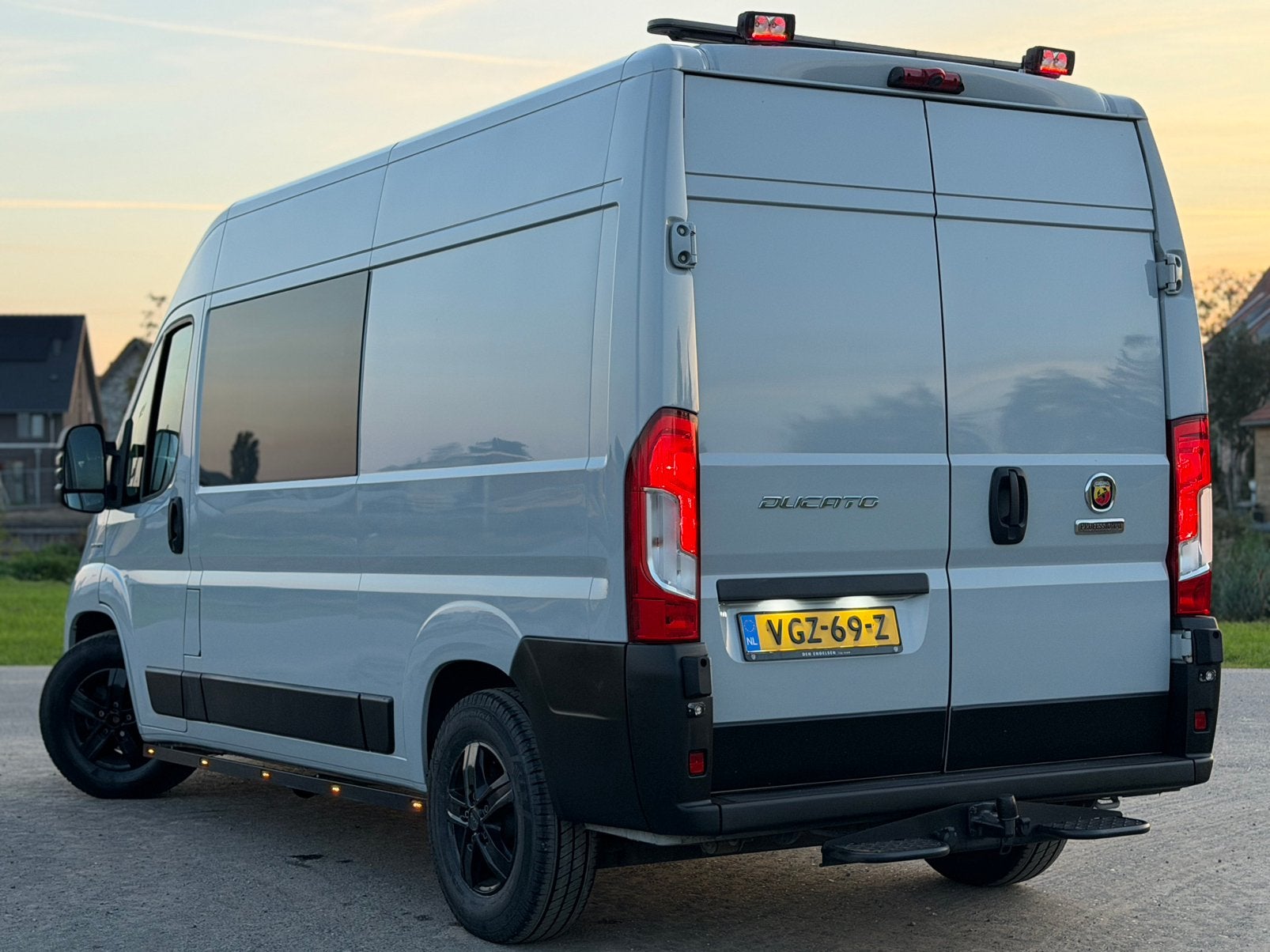 Fiat Ducato Dubbele Cabine Automaat 2020 Grijs 7-Pers BOMVOL, Stof, Bedrijf, Diesel, 750 kg