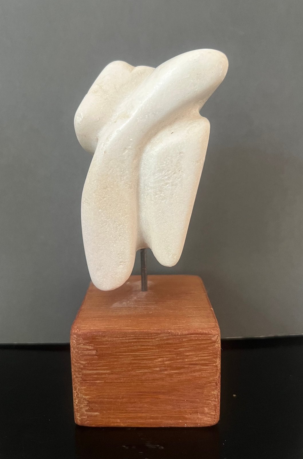 Piet van Stuivenberg Albast beeld Abstracte Compositie, Ophalen of Verzenden