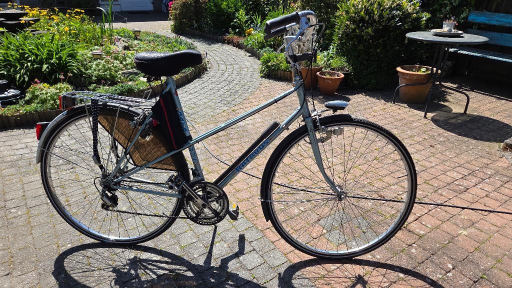 Retro Damesfiets Lichtblauw met Aluminium, Ophalen, Gebruikt, Velgrem, Batavus