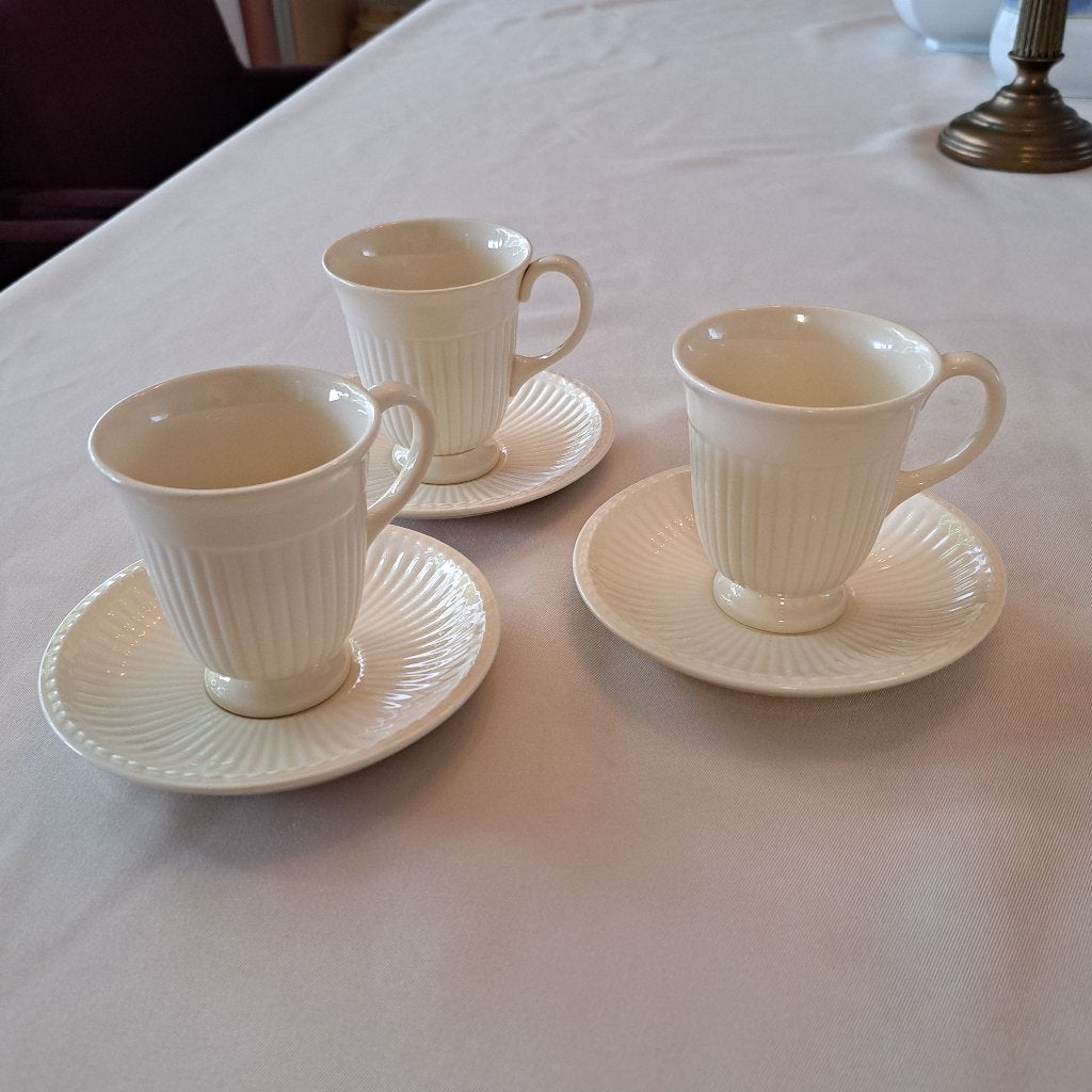 Wedgwood  kopjes, schotels,kommetjes, Ophalen of Verzenden, Zo goed als nieuw, Overige stijlen, Kop(pen) en/of Schotel(s)