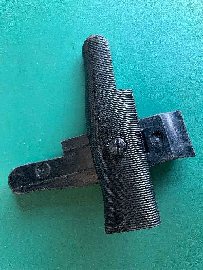 Garand bajonetgrips (bakeliet) post ww2, Verzamelen, Ophalen of Verzenden, Landmacht, Amerika, Overige typen