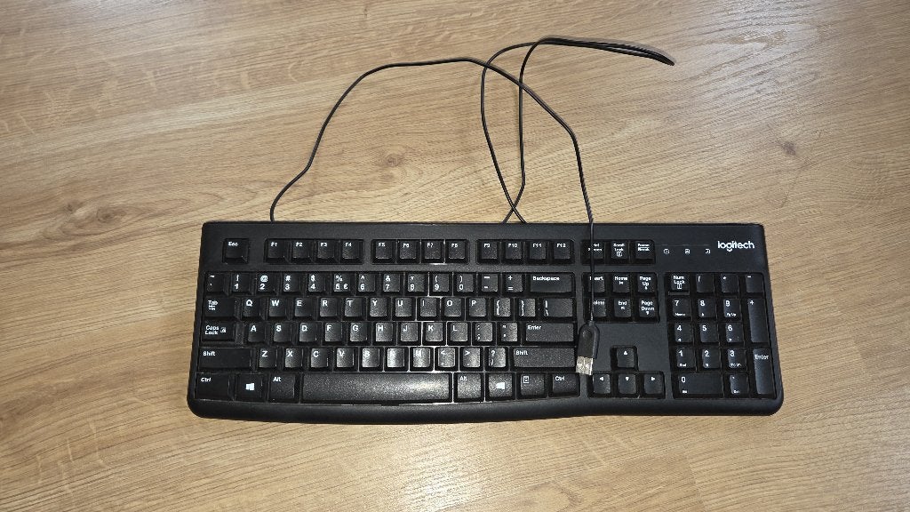 Logitech toetsenbord, Ophalen of Verzenden, Zo goed als nieuw, Qwerty, Logitech toetsenbord