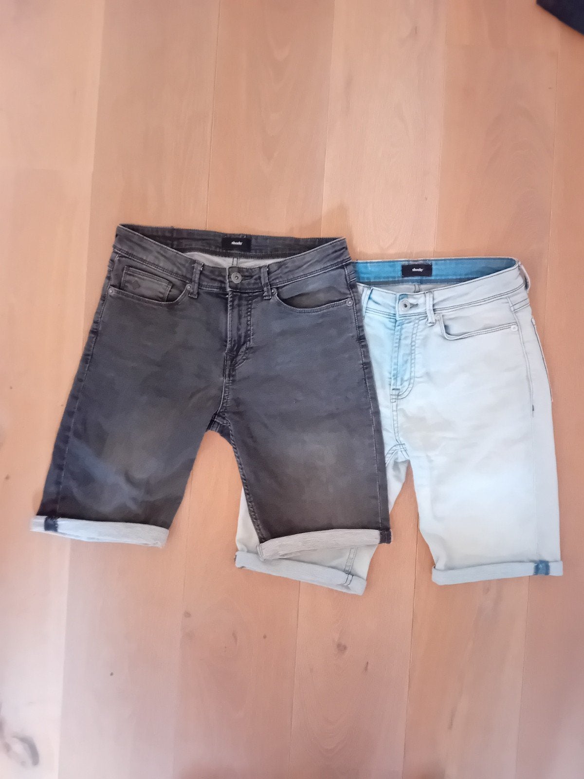 Shoeby Jean shorts Maat XS | Korte broek Zwart en Lichtblauw, Shoeby, Blauw, W32 (confectie 46) of kleiner, Ophalen of Verzenden
