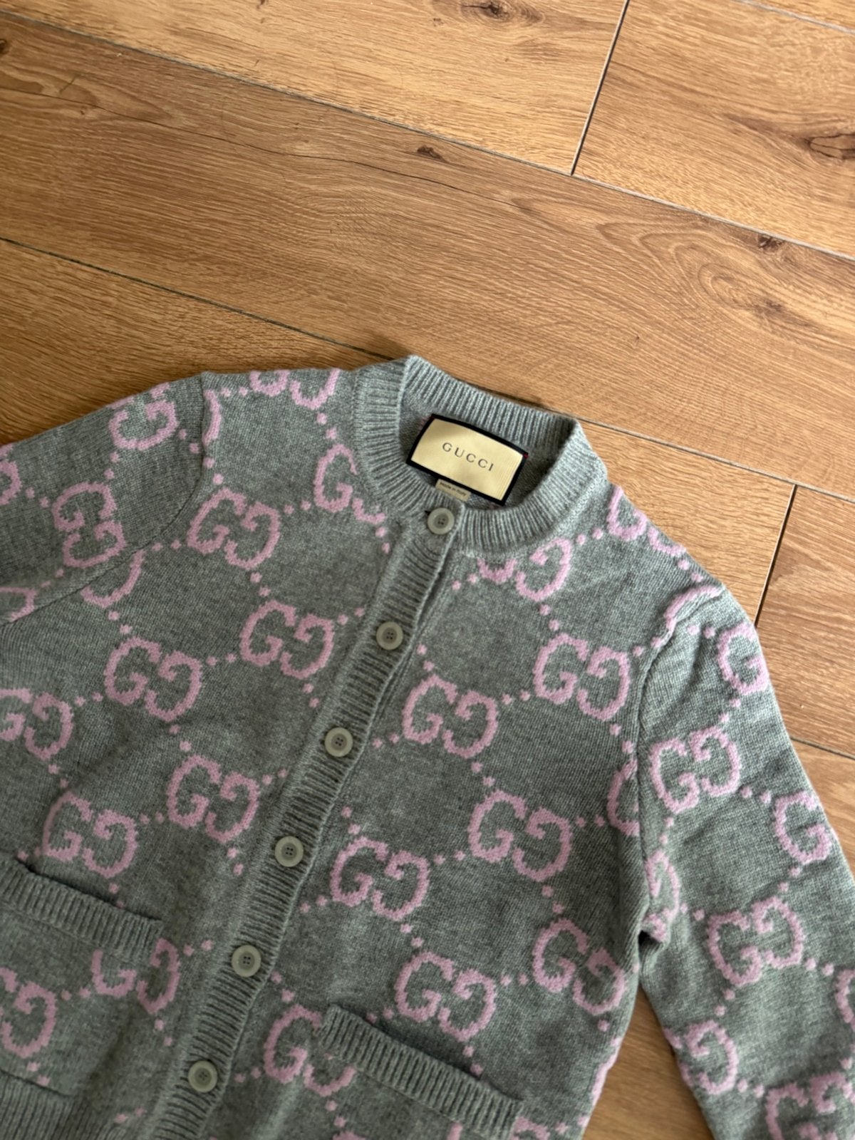 Gucci GG Monogram Cardigan, Ophalen of Verzenden, Zo goed als nieuw, Maat 38/40 (M), Grijs