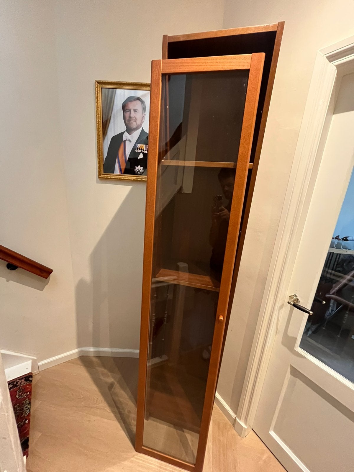 Billy walnoot met glazen kastdeur GRATIS, Ophalen, 50 tot 100 cm, Zo goed als nieuw, Minder dan 100 cm