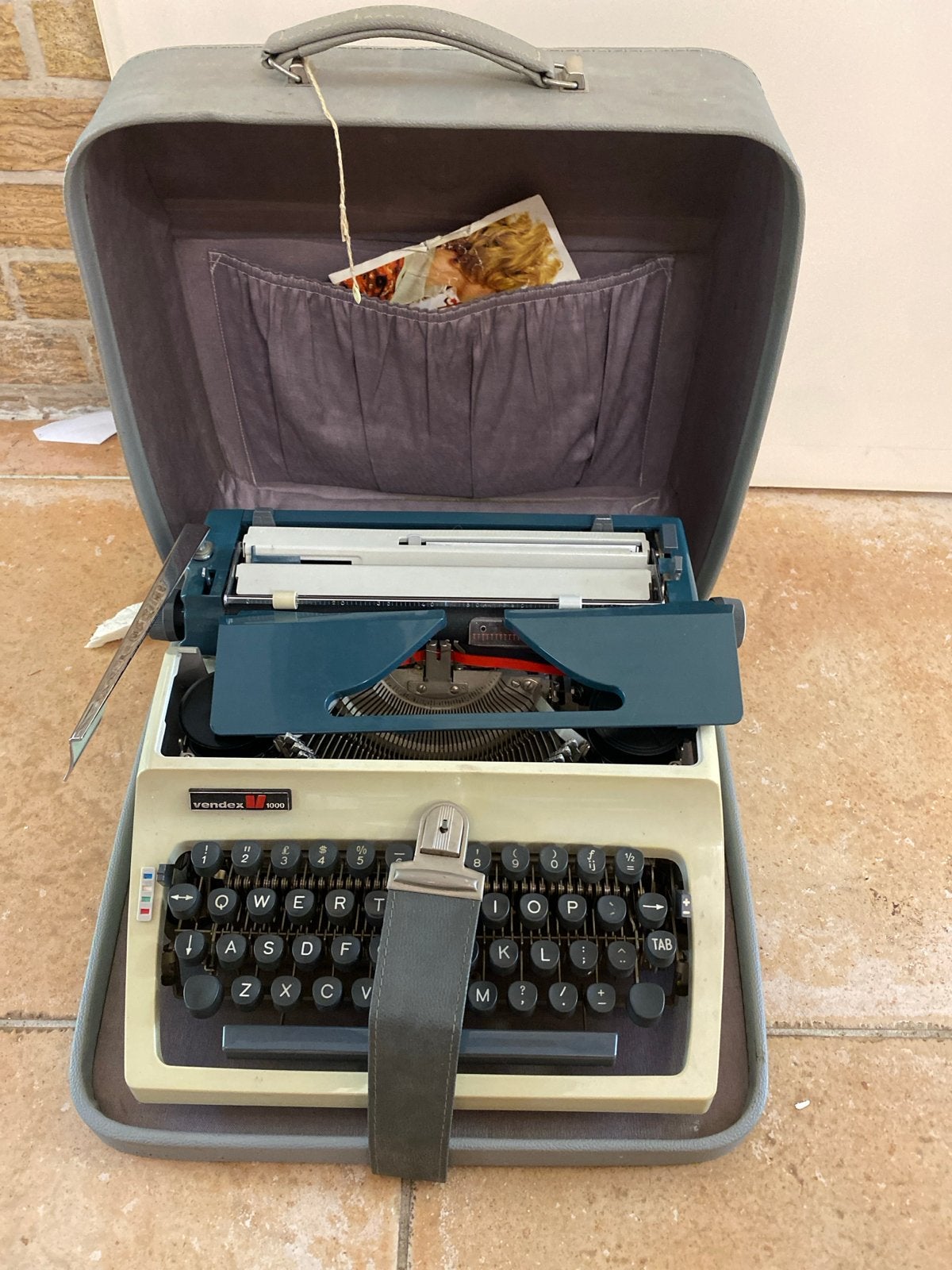 Oude typmachine in perfecte staat, Diversen, Typemachines, Ophalen of Verzenden, Zo goed als nieuw