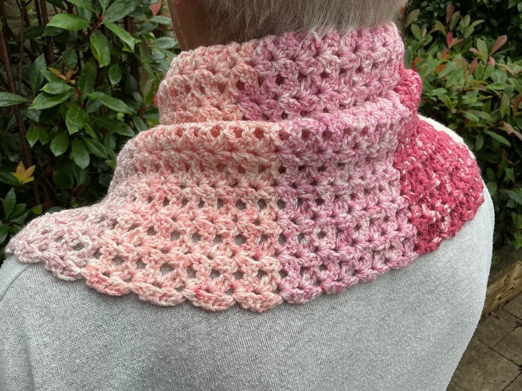 Omslagdoek / Stola (Oud Rosé Handgemaakt, Ophalen of Verzenden, Nieuw, Maat 46/48 (XL) of groter, Sjaal