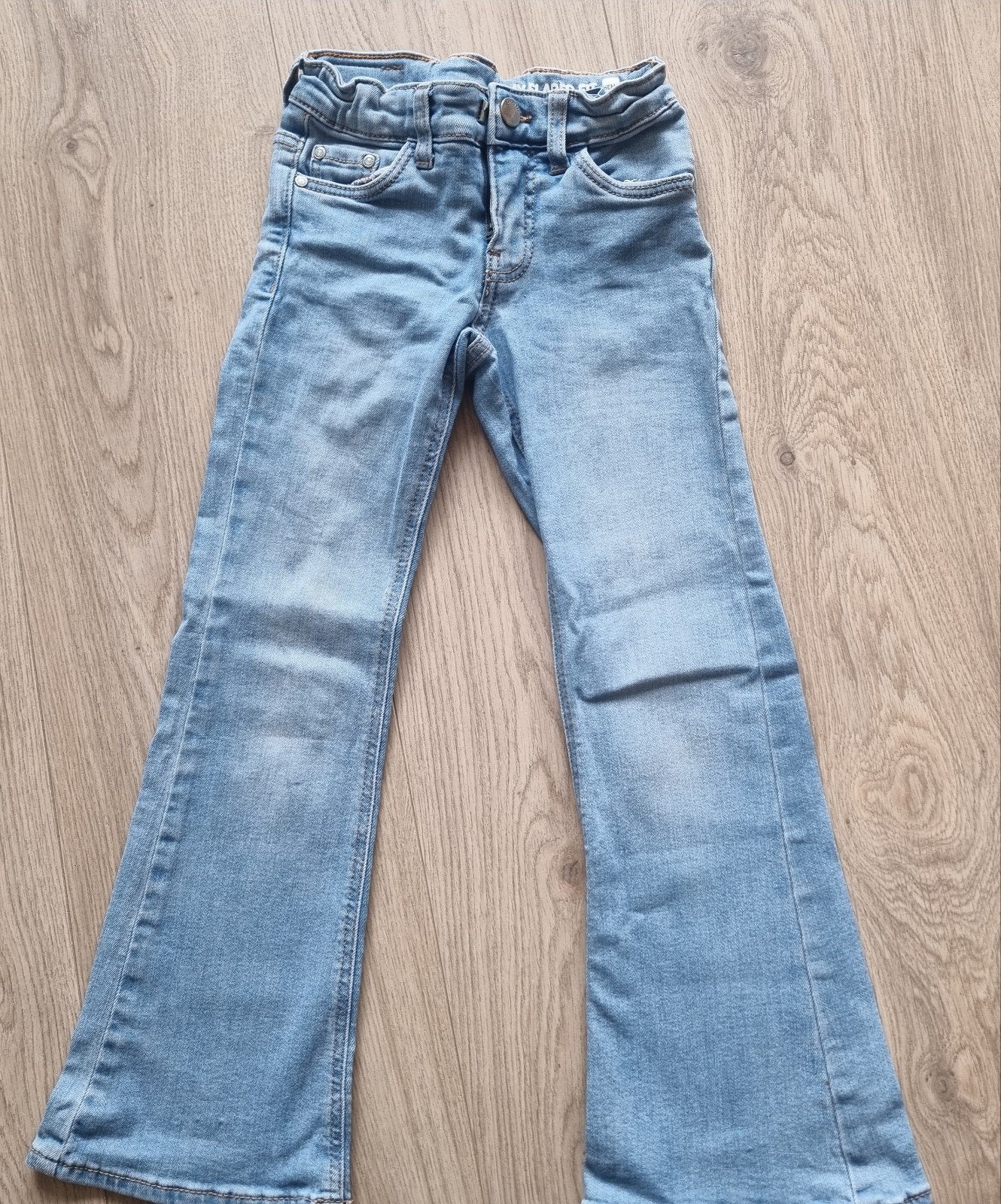 Nieuwe HEMA My Flared Fit Jeans Maat 116, Broek, Jongen of Meisje, Nieuw, Ophalen of Verzenden