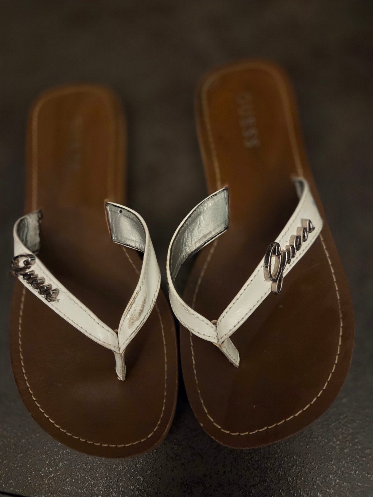 Guess Slippers - Wit met Zilveren Details, Slippers, Guess, Wit, Ophalen of Verzenden