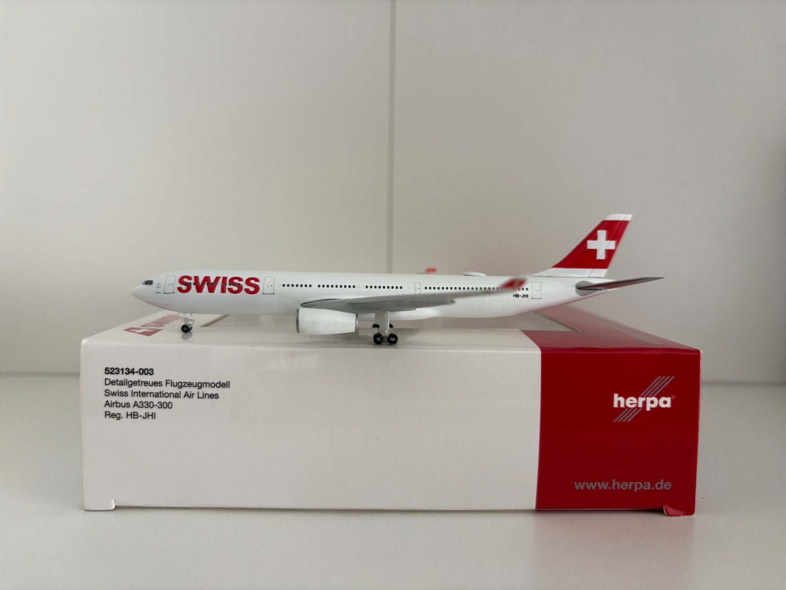 Herpa 523134-003 Swiss Air Lines Airbus A330-300 1:500, Verzamelen, Ophalen of Verzenden, Zo goed als nieuw, Schaalmodel