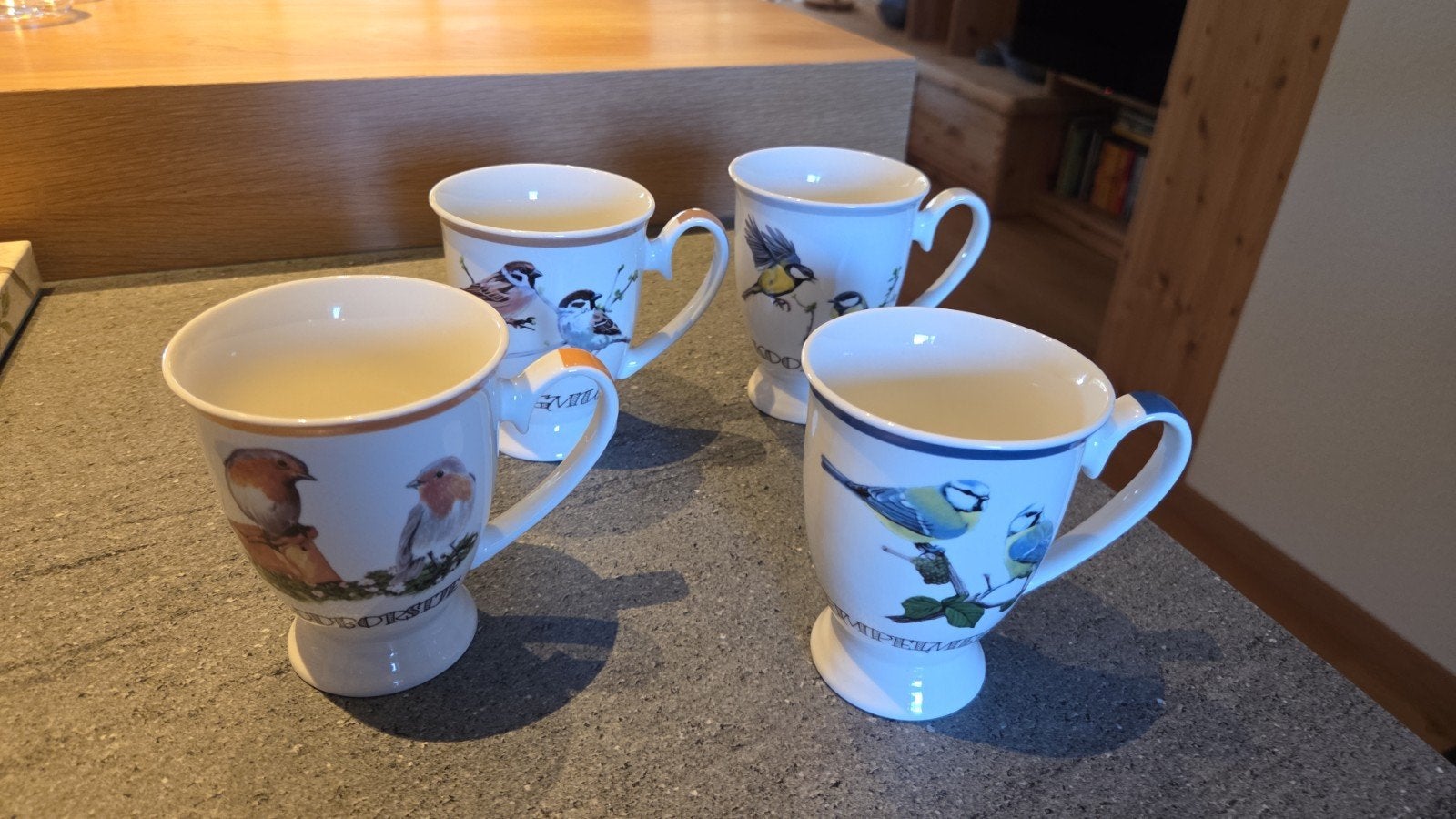 4 bekers met vogels, Ophalen of Verzenden