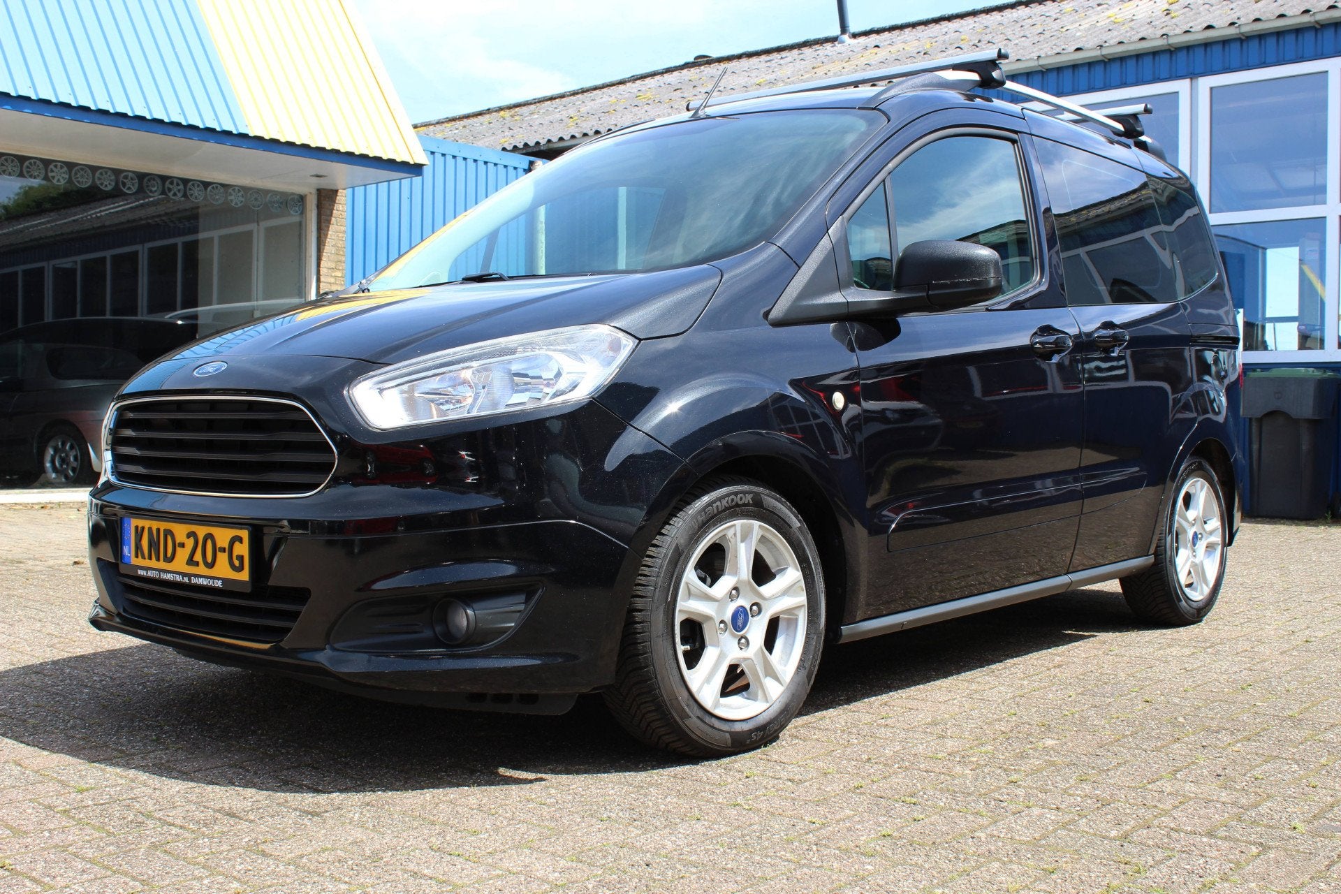 Ford Tourneo Courier 1.0i "Titanium" Clima - Cruise ! 100 Pk, Auto's, Voorwielaandrijving, Gebruikt, Zwart, Zwart