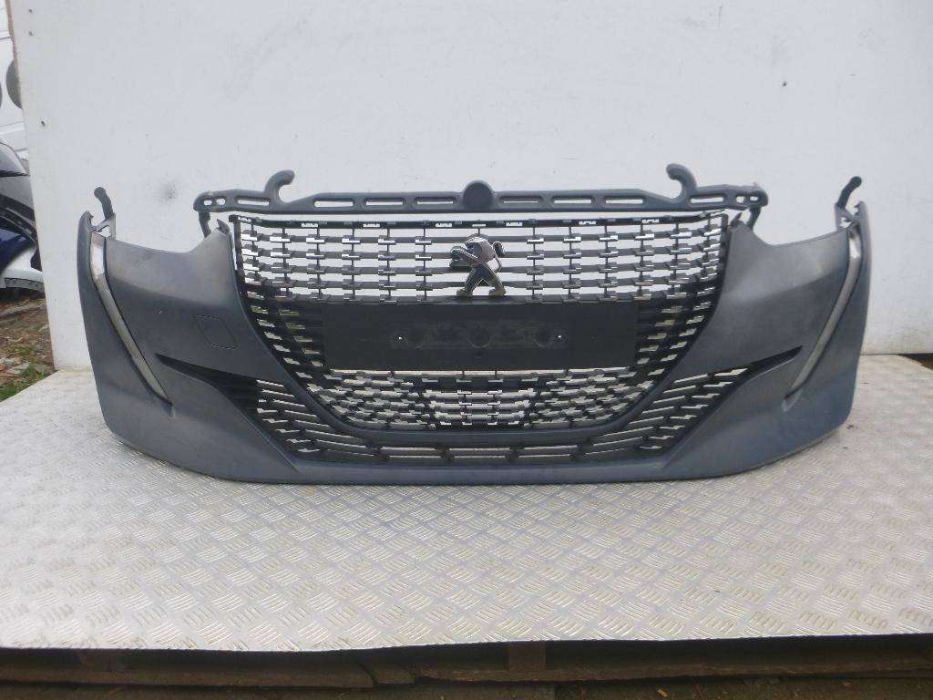 PEUGEOT 208 II 2019-Bumper Voorbum, Gebruikt, Bumper, Peugeot, Verzenden