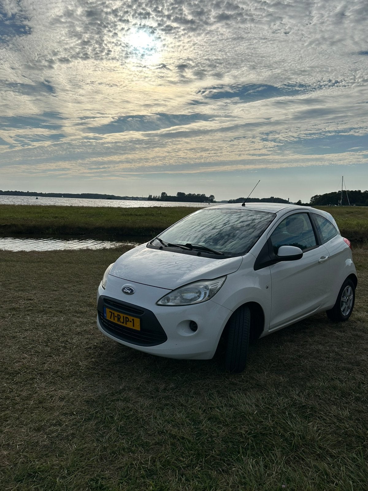 Ford Ka 1.2 69pk 2011 Wit, Auto's, Voorwielaandrijving, 1242 cc, 4 cilinders, 4 stoelen