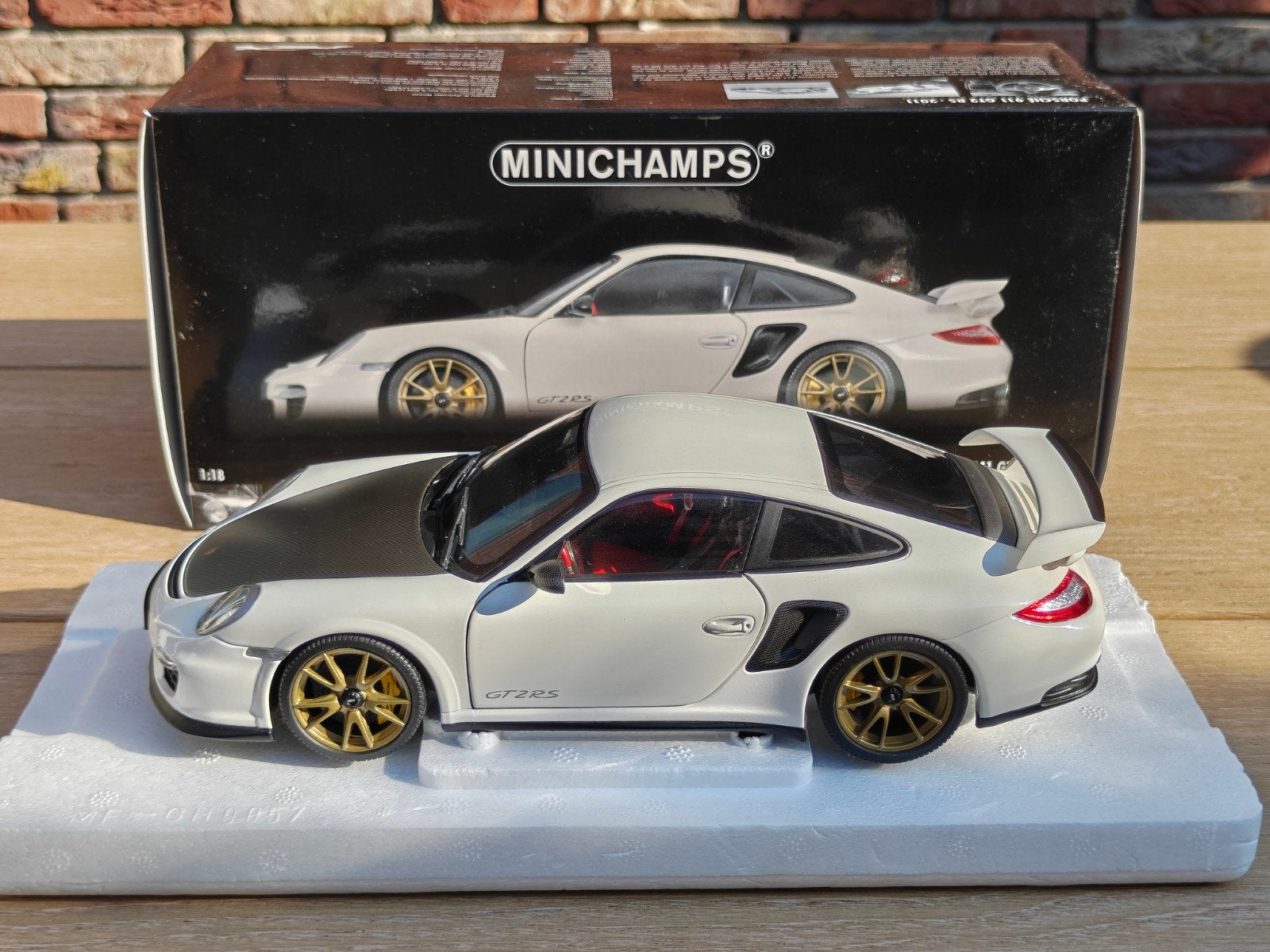 Minichamps Porsche 911 GT2 RS 2011 1:18, Hobby en Vrije tijd, Modelauto's | 1:18, Ophalen of Verzenden, Zo goed als nieuw, Auto