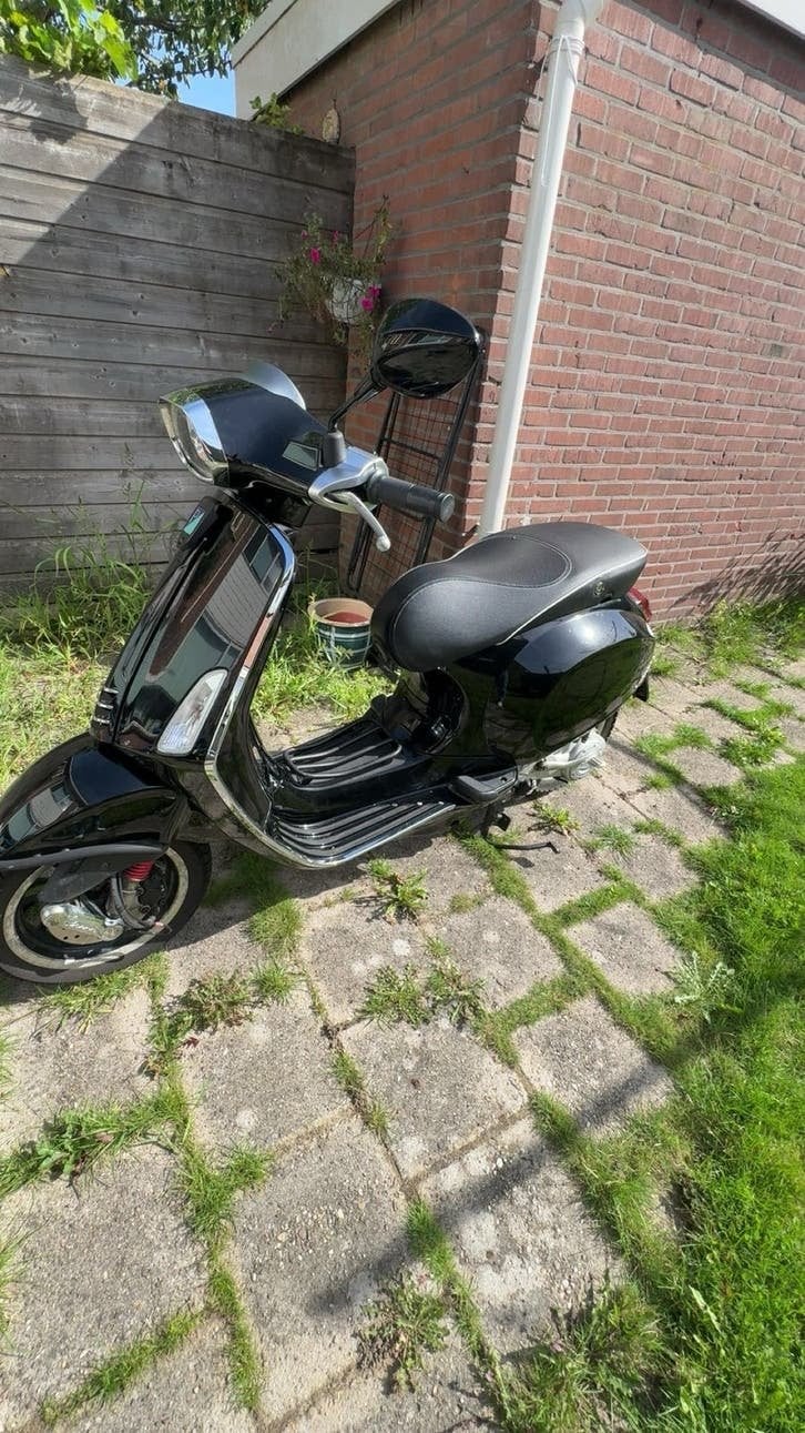 Vespa Sprint 2017 MOET SNEL WEG, Ophalen, Gebruikt, Maximaal 45 km/u, Benzine
