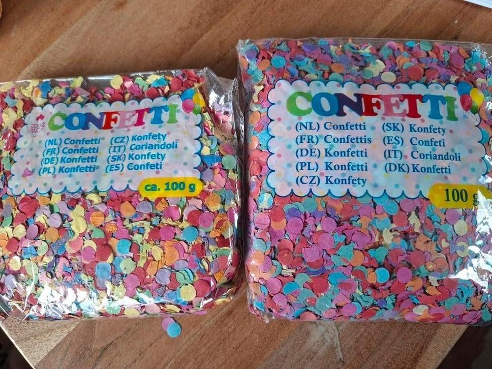 Confetti, twee zakjes van ca. 100 gram, Ophalen of Verzenden