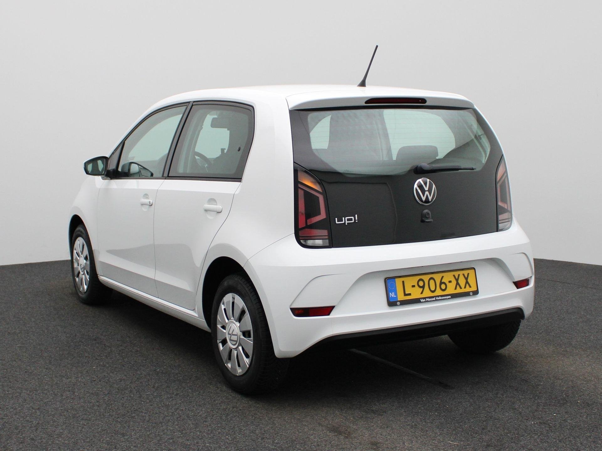 Foto 2 van Volkswagen Up! 1.0 | Airconditioning | Bluetooth | Elektrisc