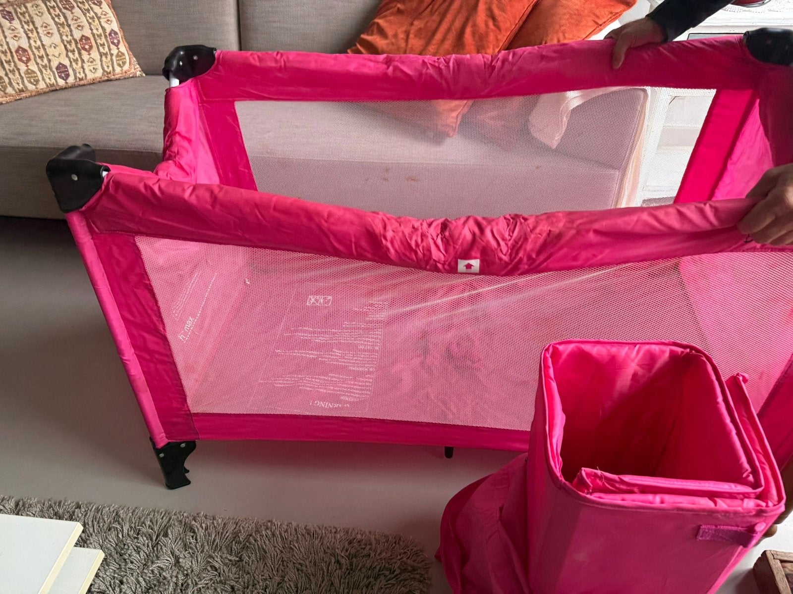 Roze opvouwbare box/campingbedje, Ophalen of Verzenden, Gebruikt, Rechthoekig