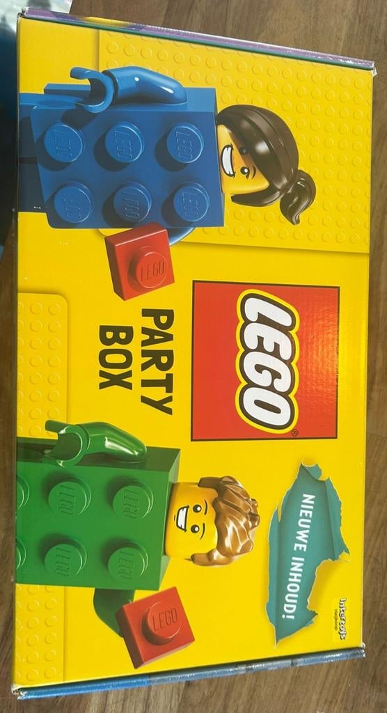 LEGO Party Box - 6 ongeopende zakjes & compleet stickervel, Kinderen en Baby's, Speelgoed | Duplo en Lego, Overige thema's, Lego