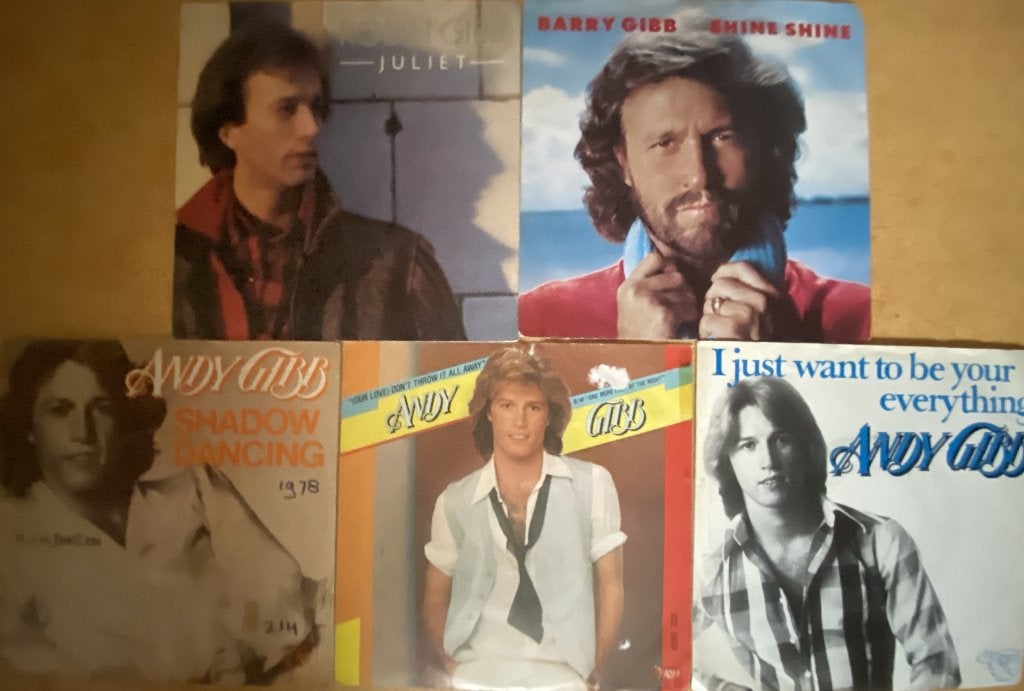 5 vinyl singles van de broertjes Gibb in één koop, Gebruikt, 7 inch, Ophalen of Verzenden, Pop