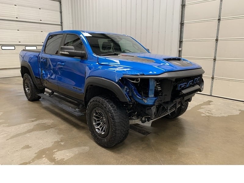 2022 TRX FRONT AND SIDE LIGHT DAMAGE USA IMPORT, Auto's, Blauw, 710 pk, 6200 cc, SUV of Terreinwagen