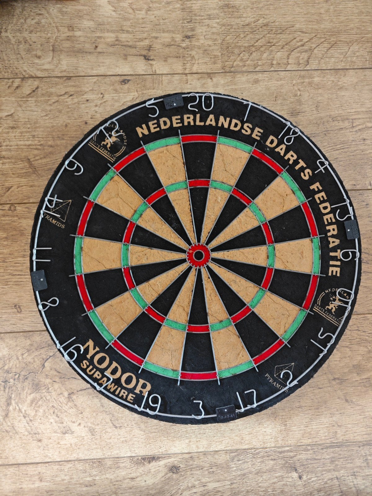 Nodor Supawire Dartbord - Nederlandse Dart Federatie, Ophalen of Verzenden, Gebruikt, Dartbord