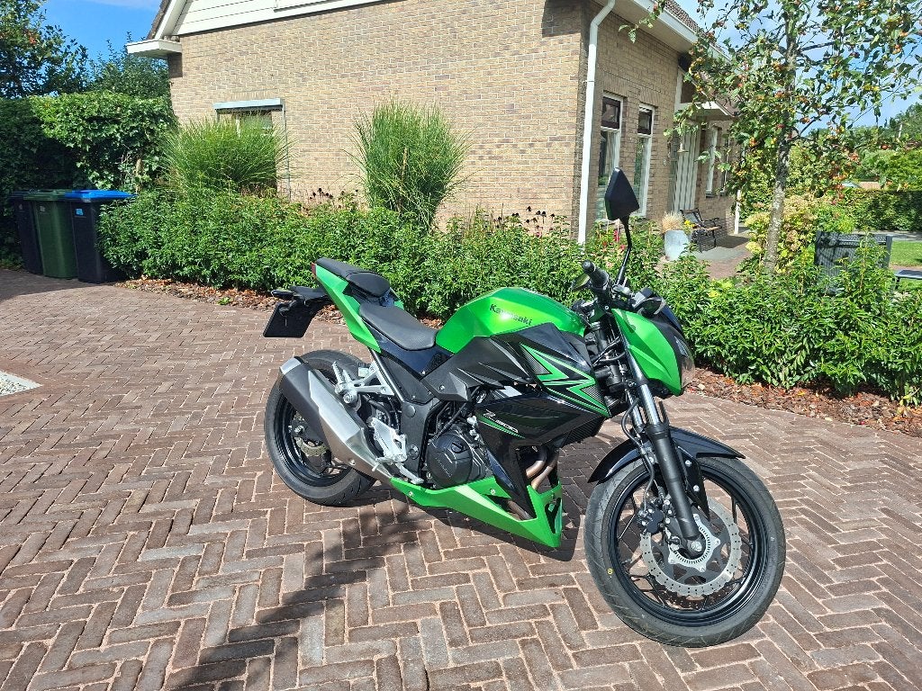 Kawasaki Z300 ABS – 2015 – slechts 11.158 km, Motoren, 2 cilinders, 300 cc, Gebruikt, Particulier