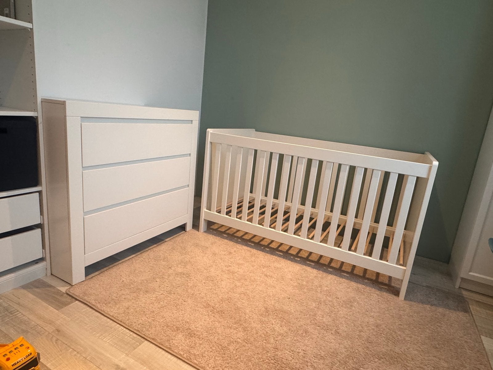Bopita babykamer: ledikant (juniorbed) en commode, Kinderen en Baby's, Ophalen, Zo goed als nieuw, Ledikant