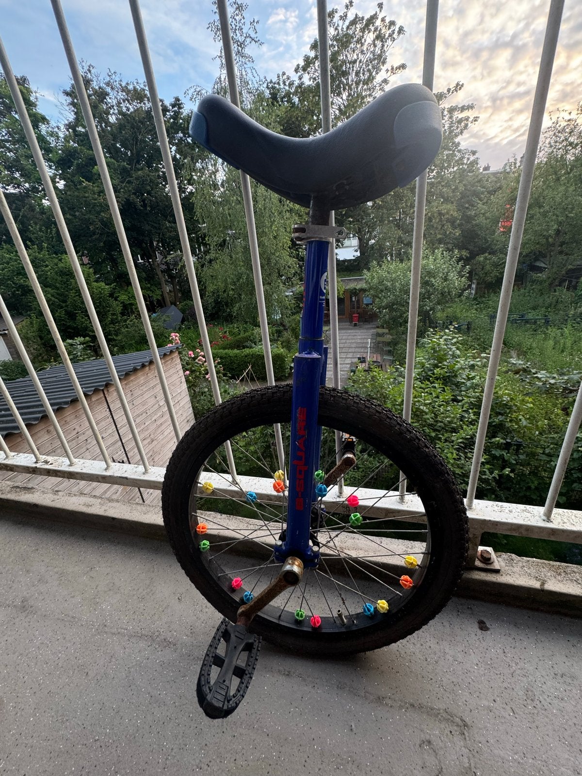 B-Square Eenwieler - Blauw met Kleurrijke Spaken, Fietsen en Brommers, Fietsen | Eenwielers, Ophalen, Gebruikt