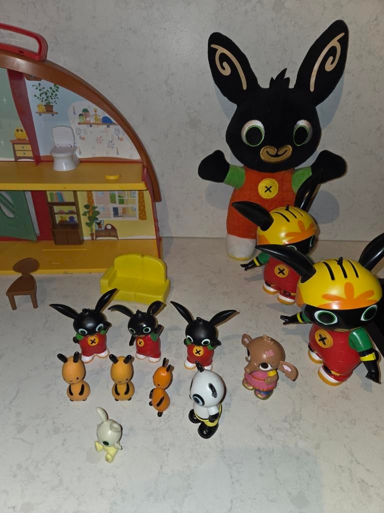Bing - Poppetjes figuren + huis, Ophalen of Verzenden, Zo goed als nieuw