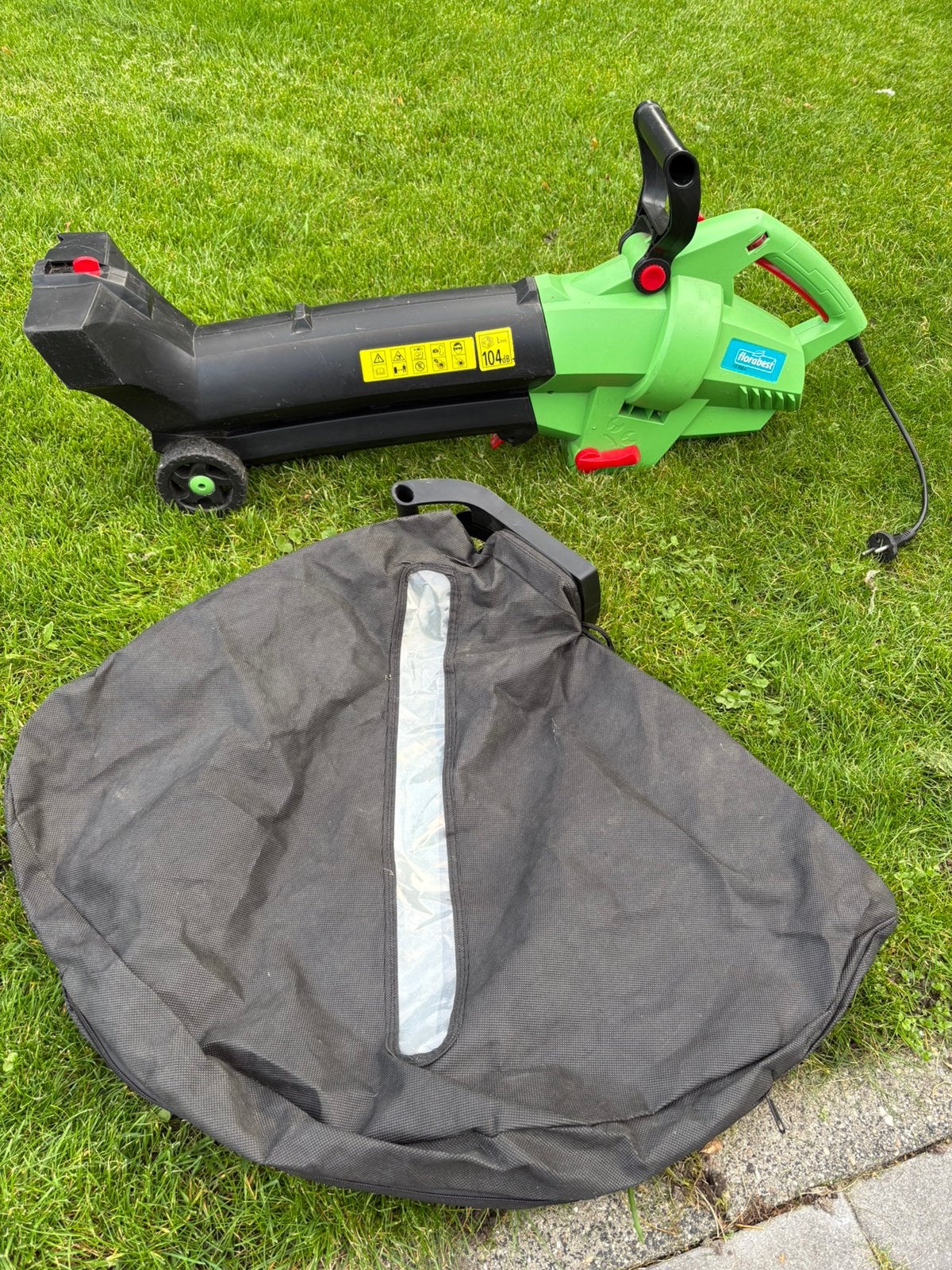 Bladblazer/zuiger elektrisch Florabest FLB 3000 A1, Tuin en Terras, Ophalen of Verzenden, Gebruikt, Elektrisch, Handgedragen