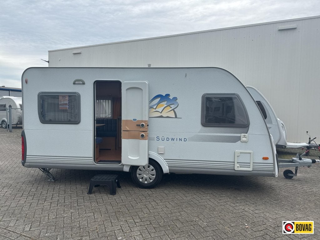 Knaus Sudwind 450 FU, Overige typen, Ringverwarming, Rondzit, Bedrijf