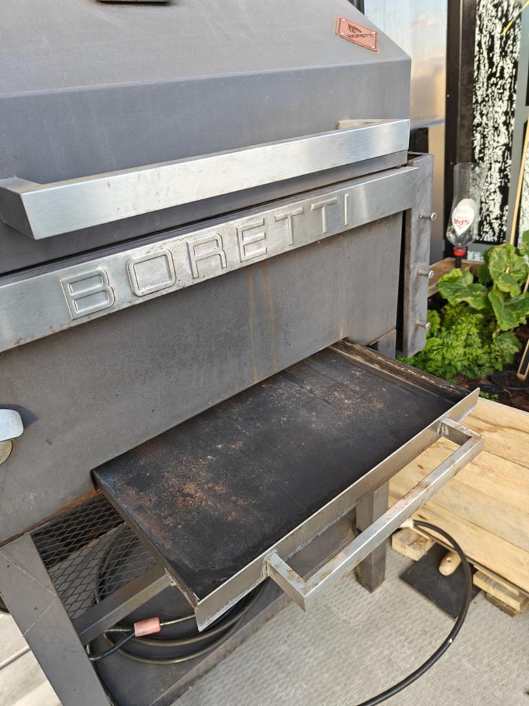 Boretti houtskool bbq met roosters, Ophalen, Gebruikt