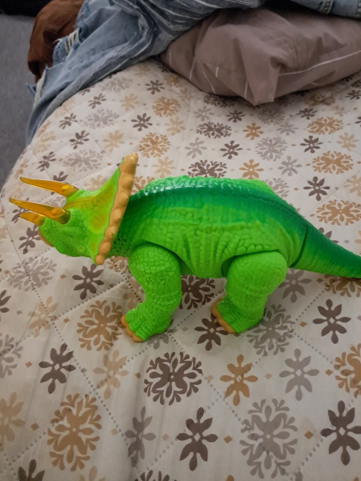 te koop mooie neushoorn met licht geluid en bewegen, Ophalen of Verzenden, Zo goed als nieuw