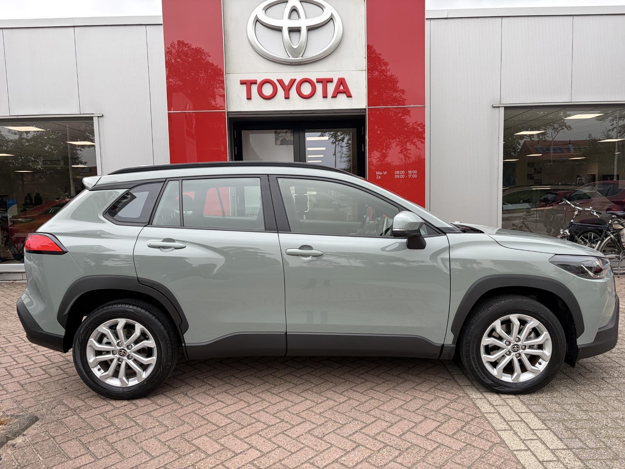 Toyota Corolla Cross Hybrid 140 Active, Auto's, Dealer onderhouden, Stof, Gebruikt, Origineel Nederlands