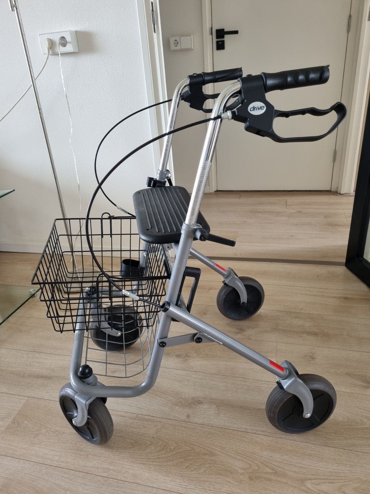 Opvouwbare rollator, Ophalen, Lichtgewicht, Zo goed als nieuw