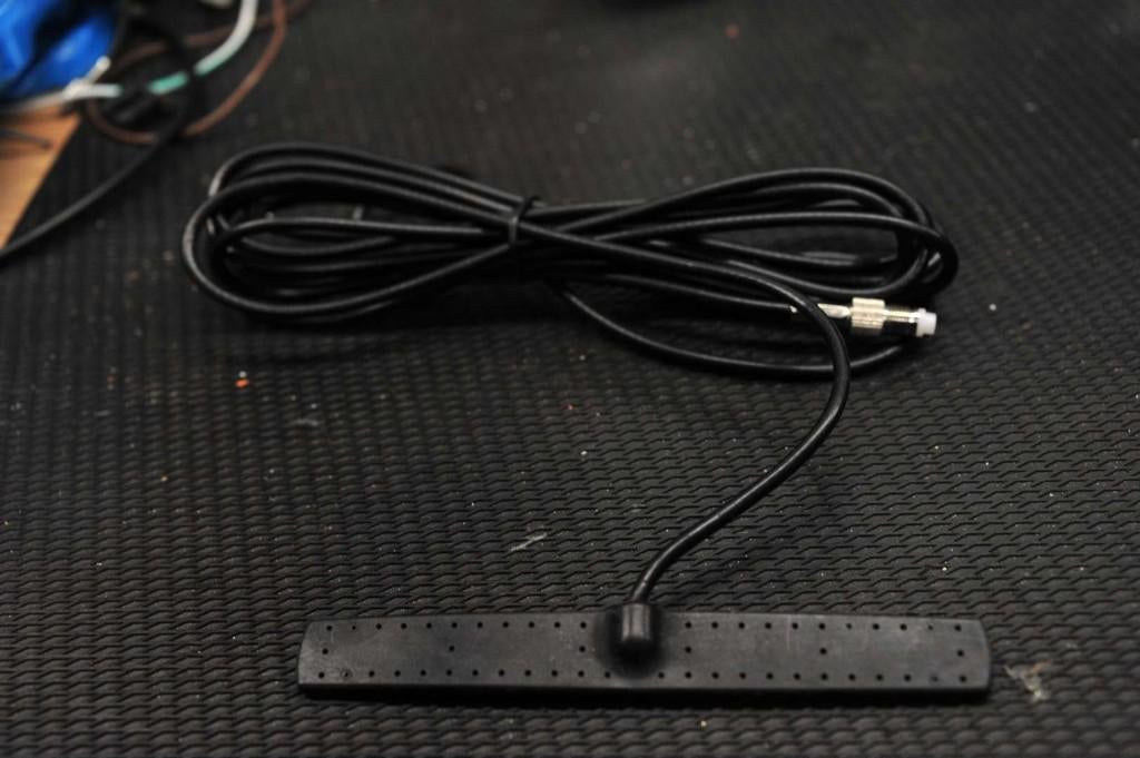 Nieuwe 'covert' ruit-antenne voor mobiele telefoon/trackers, Ophalen of Verzenden, Nieuw, Antenne