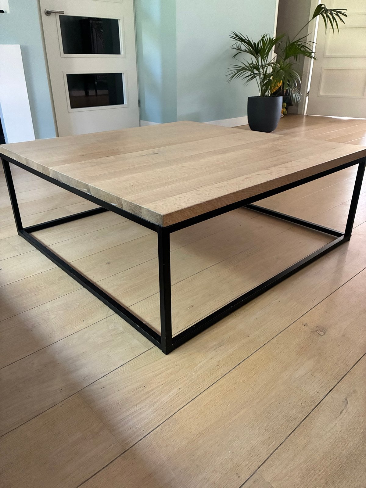 Salontafel 100x100x40 massief eiken zwart metaal, Ophalen, 100 tot 150 cm, Zo goed als nieuw, 5 – 50