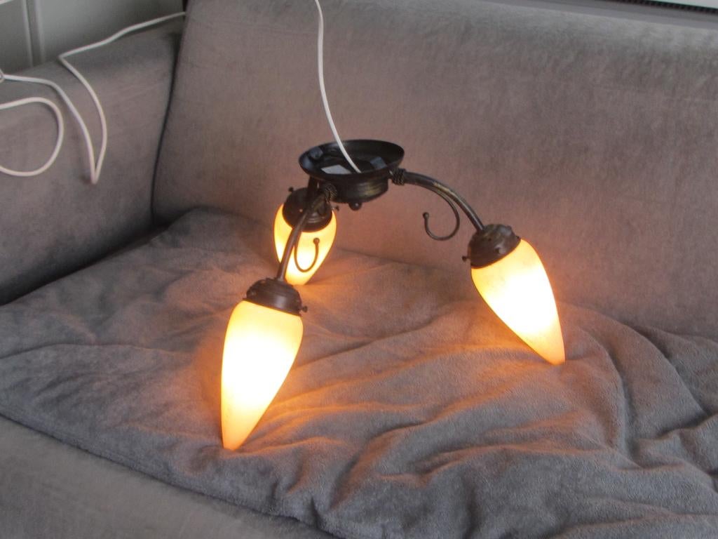 antieke plafondlamp 3 kelken, kapjes, Ophalen